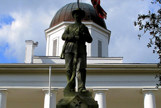 An image of the Confederate Monument outside the East Feliciana Parish Courthouse.